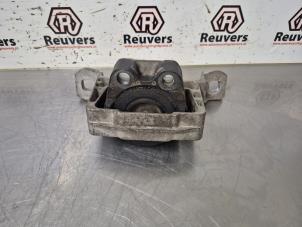 Gebruikte Motorrubber Ford Focus 3 1.6 Ti-VCT 16V 105 Prijs € 25,00 Margeregeling aangeboden door Autorecycling Reuvers B.V.