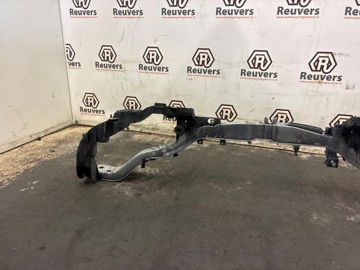 Frontpaneel van een Ford Focus 3 1.6 Ti-VCT 16V 105 2011