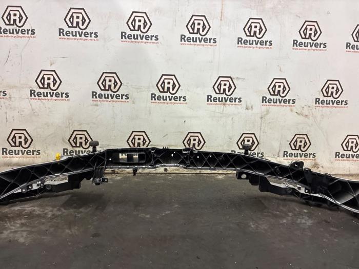 Frontpaneel van een Ford Focus 3 1.6 Ti-VCT 16V 105 2011