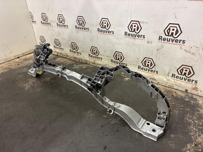 Frontpaneel van een Ford Focus 3 1.6 Ti-VCT 16V 105 2011