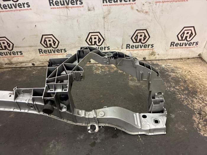 Frontpaneel van een Ford Focus 3 1.6 Ti-VCT 16V 105 2011