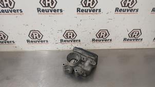 Gebruikte Gasklephuis Renault Clio III (BR/CR) 1.2 16V 75 Prijs € 50,00 Margeregeling aangeboden door Autorecycling Reuvers B.V.