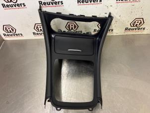 Gebruikte Asbak voor Mercedes CLA (117.3) 1.6 CLA-200 16V Prijs € 25,00 Margeregeling aangeboden door Autorecycling Reuvers B.V.