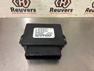 Gebruikte Handrem Module Mercedes CLA (117.3) 1.6 CLA-200 16V Prijs € 15,00 Margeregeling aangeboden door Autorecycling Reuvers B.V.