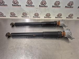 Gebruikte Schokdemper set Mercedes CLA (117.3) 1.6 CLA-200 16V Prijs € 40,00 Margeregeling aangeboden door Autorecycling Reuvers B.V.