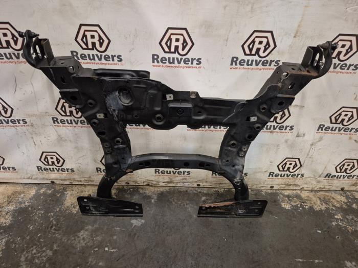 Subframe van een Mercedes-Benz CLA (117.3) 1.6 CLA-200 16V 2016