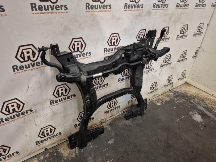 Subframe van een Mercedes-Benz CLA (117.3) 1.6 CLA-200 16V 2016