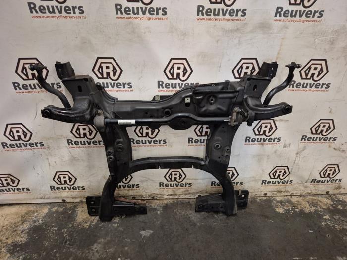 Subframe van een Mercedes-Benz CLA (117.3) 1.6 CLA-200 16V 2016