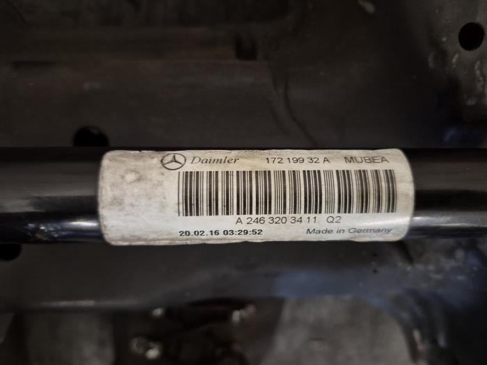 Subframe van een Mercedes-Benz CLA (117.3) 1.6 CLA-200 16V 2016