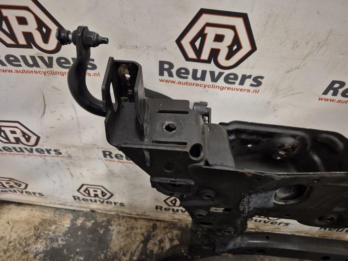 Subframe van een Mercedes-Benz CLA (117.3) 1.6 CLA-200 16V 2016