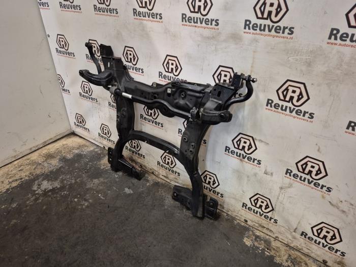 Subframe van een Mercedes-Benz CLA (117.3) 1.6 CLA-200 16V 2016