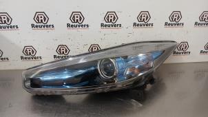 Gebruikte Linker Koplamp Renault Zoé (AG) R90 Prijs € 225,00 Margeregeling aangeboden door Autorecycling Reuvers B.V.