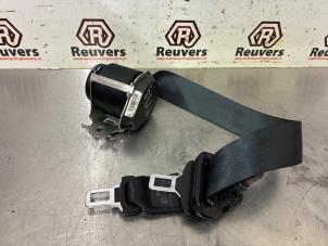 Gebruikte Veiligheidsgordel midden-achter Renault Zoé (AG) R90 Prijs € 40,00 Margeregeling aangeboden door Autorecycling Reuvers B.V.