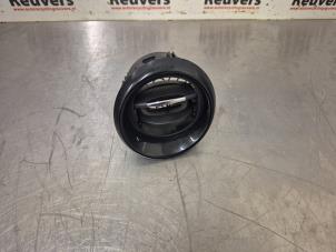 Gebruikte Luchtrooster Dashboard Renault Zoé (AG) R90 Prijs € 15,00 Margeregeling aangeboden door Autorecycling Reuvers B.V.