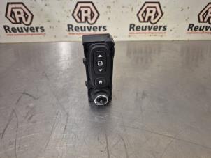 Gebruikte Bediening boordcomputer Renault Zoé (AG) R90 Prijs € 20,00 Margeregeling aangeboden door Autorecycling Reuvers B.V.