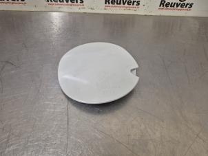 Gebruikte Tank Klep Peugeot 208 I (CA/CC/CK/CL) 1.2 Vti 12V PureTech 82 Prijs € 15,00 Margeregeling aangeboden door Autorecycling Reuvers B.V.