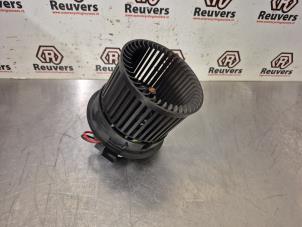 Gebruikte Chaufage Ventilatiemotor Peugeot 208 I (CA/CC/CK/CL) 1.2 Vti 12V PureTech 82 Prijs € 15,00 Margeregeling aangeboden door Autorecycling Reuvers B.V.