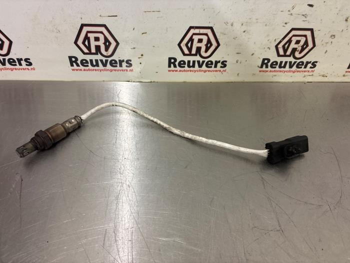 Gebruikte Lambda Sonde Peugeot 208 I (CA/CC/CK/CL) 1.2 Vti 12V PureTech 82 Prijs € 20,00 Margeregeling aangeboden door Autorecycling Reuvers B.V.