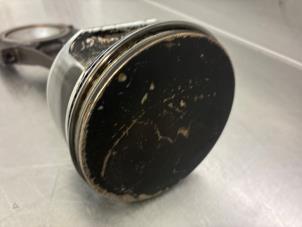 Gebruikte Zuiger Jeep Grand Cherokee (WH/WK) 4.7i V8 Prijs € 50,00 Margeregeling aangeboden door Autorecycling Reuvers B.V.