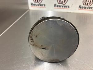 Gebruikte Zuiger Jeep Grand Cherokee (WH/WK) 4.7i V8 Prijs € 50,00 Margeregeling aangeboden door Autorecycling Reuvers B.V.