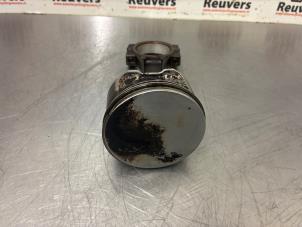 Gebruikte Zuiger Jeep Grand Cherokee (WH/WK) 4.7i V8 Prijs € 50,00 Margeregeling aangeboden door Autorecycling Reuvers B.V.