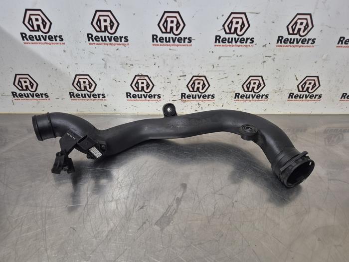 Gebruikte Intercooler Buis Volkswagen Scirocco (137/13AD) 1.4 TSI 160 16V Prijs € 25,00 Margeregeling aangeboden door Autorecycling Reuvers B.V.
