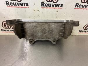 Gebruikte Versnellingsbak Steun Jeep Grand Cherokee (WH/WK) 4.7i V8 Prijs € 40,00 Margeregeling aangeboden door Autorecycling Reuvers B.V.