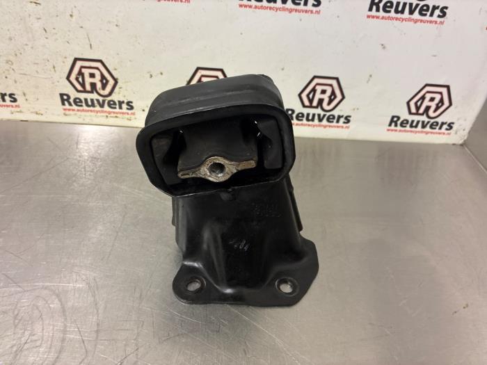 Gebruikte Motorrubber Jeep Grand Cherokee (WH/WK) 4.7i V8 Prijs € 50,00 Margeregeling aangeboden door Autorecycling Reuvers B.V.