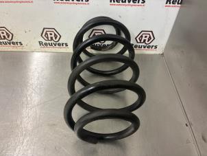 Gebruikte Schroefveer achter Jeep Grand Cherokee (WH/WK) 4.7i V8 Prijs € 25,00 Margeregeling aangeboden door Autorecycling Reuvers B.V.