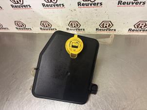 Gebruikte Expansievat Jeep Grand Cherokee (WH/WK) 4.7i V8 Prijs € 25,00 Margeregeling aangeboden door Autorecycling Reuvers B.V.