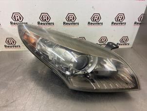 Gebruikte Koplamp rechts Renault Megane III Berline (BZ) 1.6 16V Prijs € 200,00 Margeregeling aangeboden door Autorecycling Reuvers B.V.