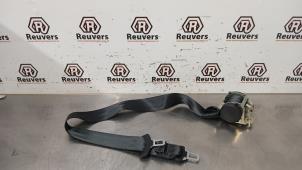 Gebruikte Veiligheidsgordel midden-achter Renault Clio IV Estate/Grandtour (7R) 1.5 Energy dCi 90 FAP Prijs € 35,00 Margeregeling aangeboden door Autorecycling Reuvers B.V.