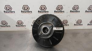 Gebruikte Rembekrachtiger Renault Clio IV Estate/Grandtour (7R) 1.5 Energy dCi 90 FAP Prijs € 30,00 Margeregeling aangeboden door Autorecycling Reuvers B.V.