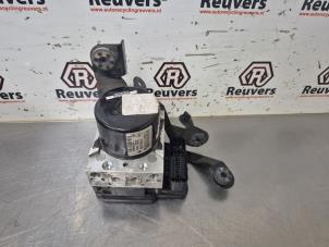 Gebruikte ABS Pomp Renault Megane III Grandtour (KZ) 1.5 dCi 110 Prijs € 200,00 Margeregeling aangeboden door Autorecycling Reuvers B.V.