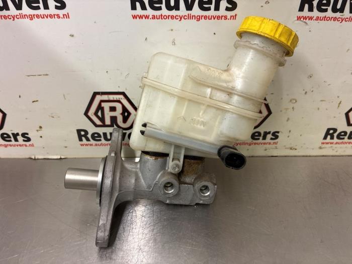 Gebruikte Hoofdremcilinder Ford Ka II 1.2 Prijs € 20,00 Margeregeling aangeboden door Autorecycling Reuvers B.V.