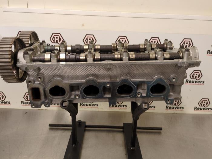 Cilinderkop van een Chrysler PT Cruiser 2.0 16V 2003