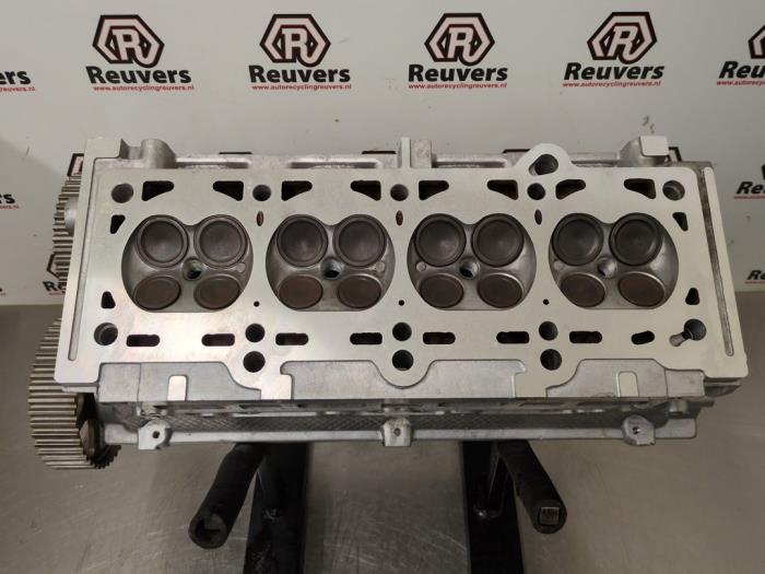 Cilinderkop van een Chrysler PT Cruiser 2.0 16V 2003