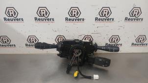 Gebruikte Combischakelaar Stuurkolom Renault Clio IV (5R) 0.9 Energy TCE 90 12V Prijs € 75,00 Margeregeling aangeboden door Autorecycling Reuvers B.V.