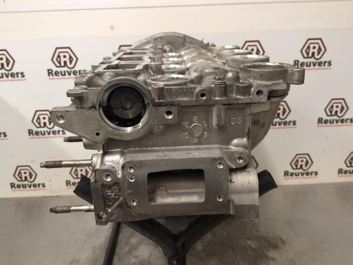 Cilinderkop van een Volvo V50 (MW) 1.6 D 16V 2010