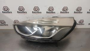 Gebruikte Linker Koplamp Renault Clio IV (5R) 0.9 Energy TCE 90 12V Prijs € 135,00 Margeregeling aangeboden door Autorecycling Reuvers B.V.