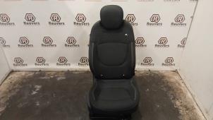 Gebruikte Stoel rechts Renault Captur (2R) 1.5 Energy dCi 90 FAP Prijs € 125,00 Margeregeling aangeboden door Autorecycling Reuvers B.V.