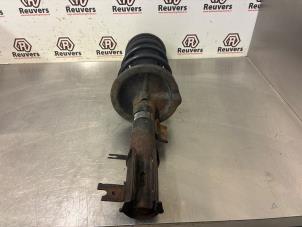 Gebruikte Mac Phersonpoot links-voor Suzuki SX4 (EY/GY) 1.6 16V VVT Comfort,Exclusive Autom. Prijs € 30,00 Margeregeling aangeboden door Autorecycling Reuvers B.V.