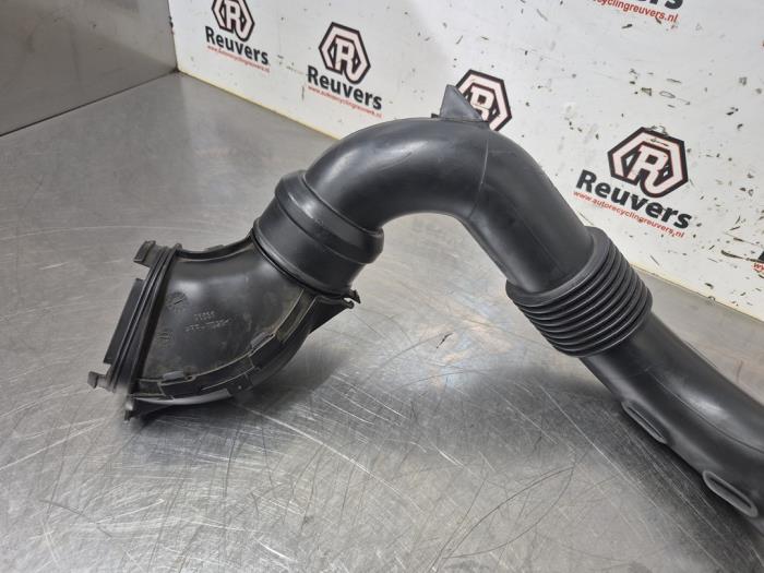 Aanzuigslang Lucht van een Renault Captur (2R) 1.5 Energy dCi 90 FAP 2016