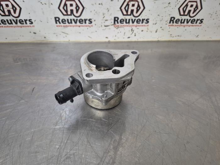 Gebruikte Vacuumpomp (Diesel) Renault Captur I (2R) 1.5 Energy dCi 90 FAP Prijs € 25,00 Margeregeling aangeboden door Autorecycling Reuvers B.V.