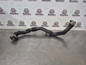 Gebruikte Intercooler Buis Renault Captur (2R) 1.5 Energy dCi 90 FAP Prijs € 30,00 Margeregeling aangeboden door Autorecycling Reuvers B.V.