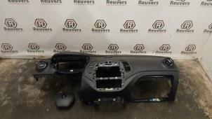 Gebruikte Airbag set + dashboard Renault Captur (2R) 1.5 Energy dCi 90 FAP Prijs € 400,00 Margeregeling aangeboden door Autorecycling Reuvers B.V.