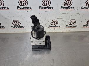 Gebruikte ABS Pomp BMW Mini One/Cooper (R50) 1.6 16V One Prijs € 50,00 Margeregeling aangeboden door Autorecycling Reuvers B.V.