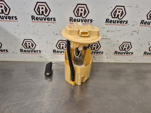 Gebruikte Brandstofpomp Elektrisch Renault Captur (2R) 1.5 Energy dCi 90 FAP Prijs € 40,00 Margeregeling aangeboden door Autorecycling Reuvers B.V.