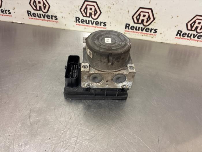 Gebruikte ABS Pomp Peugeot 208 I (CA/CC/CK/CL) 1.0 Vti 12V PureTech Prijs € 70,00 Margeregeling aangeboden door Autorecycling Reuvers B.V.