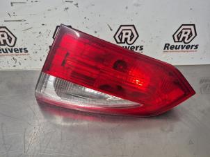 Gebruikte Achterlicht rechts Ford Focus 3 Wagon 1.6 Ti-VCT 16V 125 Prijs € 30,00 Margeregeling aangeboden door Autorecycling Reuvers B.V.